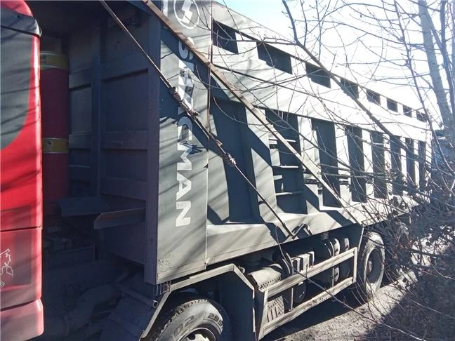 Специализированный, автомобиль - самосвал SHACMAN SX33186V366, 2023, Идентификационный номер: LZGJX4V63PX017826, принадлежащий Продавцу на праве собственности, что подтверждается Договором купли-продажи № ОВ/Ф-286155-01-01-С-01 от 19.04.2023 г.